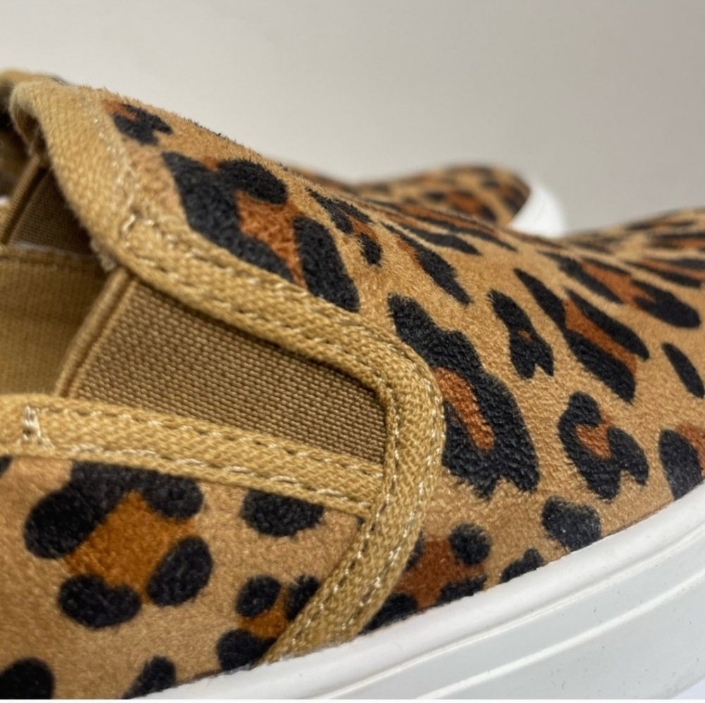 π£ Boutique by Corkys Leopard π Print Jungle Slip On Sneaker Size 7 π - Picture 4 of 9